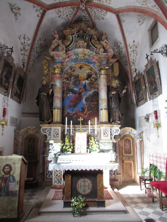 Interieur kerk klooster Romedio